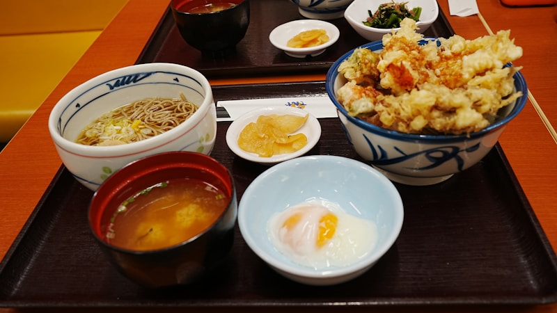 海鮮が本当に美味しい温泉宿を厳選紹介｜ご褒美旅行にぴったりの人気宿ガイド